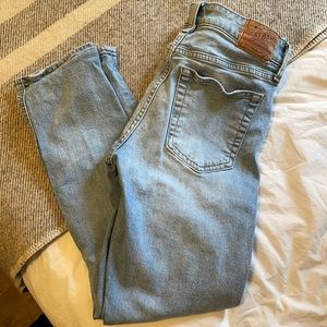 Lucky brand- Boyfriend Cut Jeans